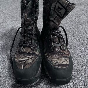 Like new Irish Setter camo boots